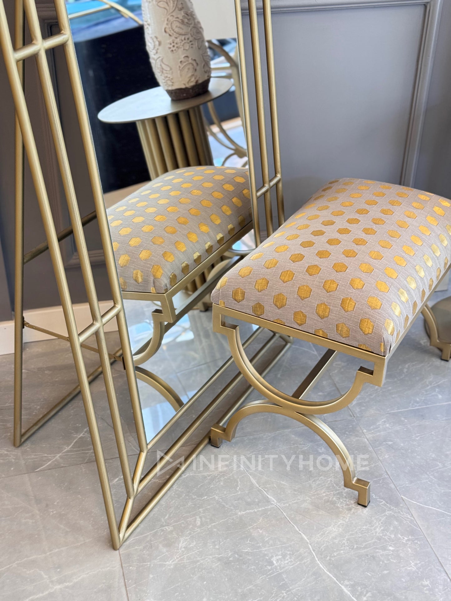İşlemeli Puf - Eskitme Gold