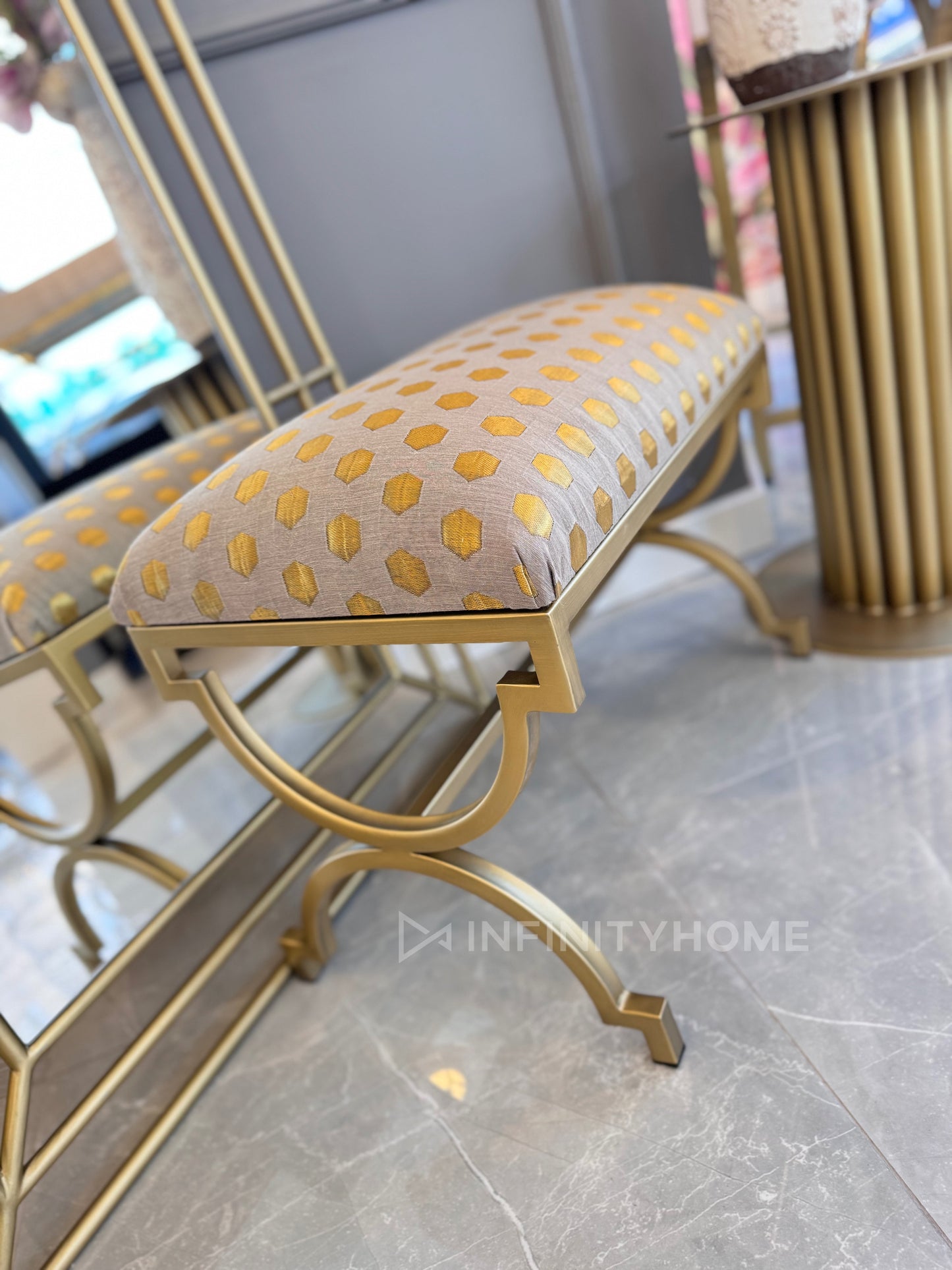 İşlemeli Puf - Eskitme Gold