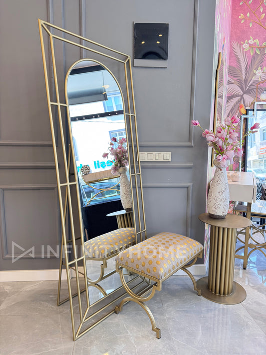 Ayaklı Çerçeveli Ayna